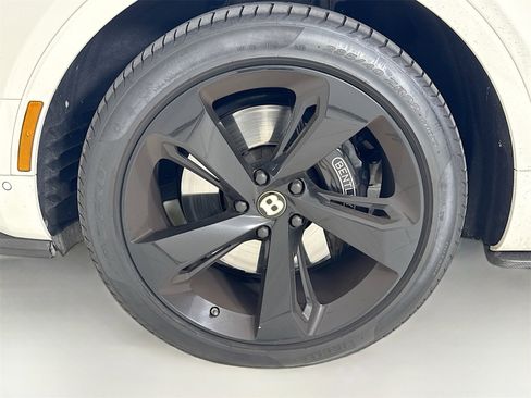 Certified 2019 Bentley Bentayga image 7