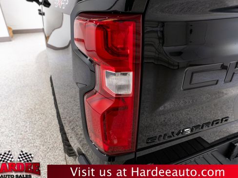 Used 2025 Chevrolet Silverado 1500 RST AWD/4WD image 9