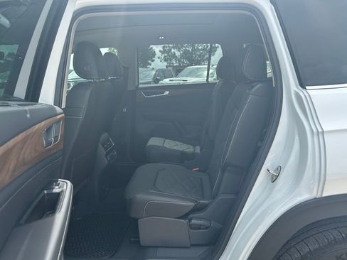 New 2026 Volkswagen Atlas SE FWD image 43