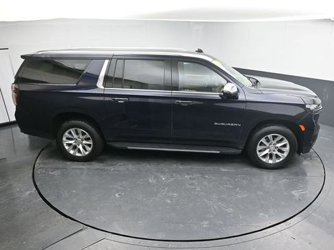 Used 2024 Chevrolet Suburban Premier image 22