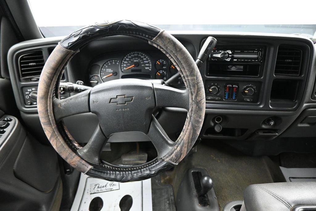 Used 2005 Chevrolet Silverado 2500 LS AWD/4WD image 13