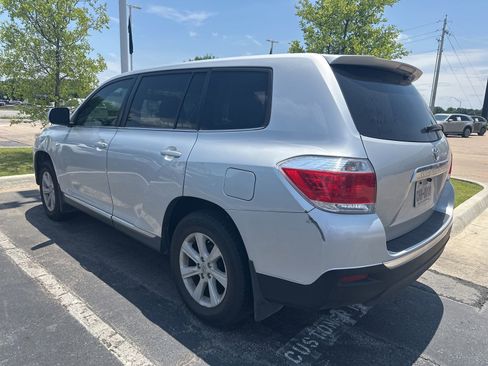 Used 2013 Toyota Highlander FWD image 3