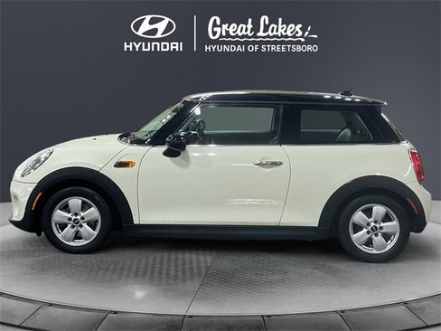 Used 2017 MINI Cooper 2-Door Hardtop image 2