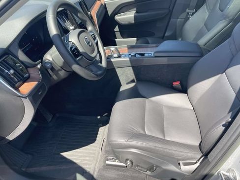 Used 2023 Volvo XC60 B5 Plus w/ Climate Package AWD/4WD image 13