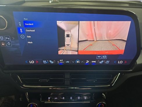 New 2025 Chevrolet Equinox EV RS w/ Convenience Package II FWD image 38