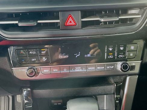 Used 2024 Kia Seltos S AWD/4WD image 17