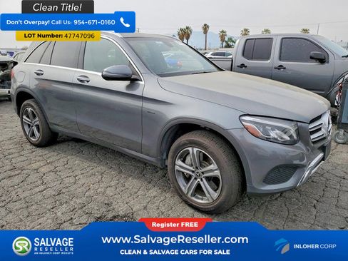 Used 2019 Mercedes-Benz GLC 350e 4MATIC w/ Premium Package image 5