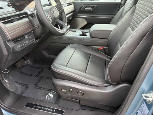 Used 2025 GMC Sierra EV Denali AWD/4WD image 9