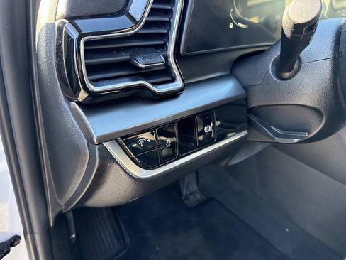 Used 2023 Kia Sportage EX image 19