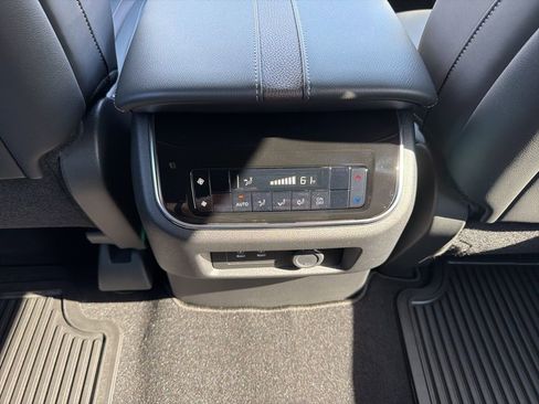 New 2026 Nissan Armada SL w/ Captain's Chari Seat Package RWD image 18