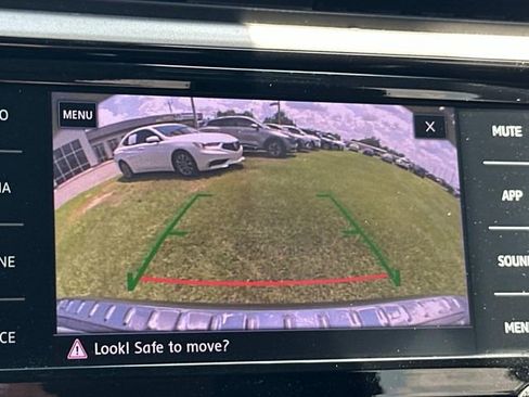 Used 2022 Volkswagen Passat 2.0T SE image 26