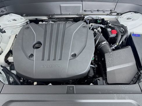 New 2026 Volvo XC90 B5 Core w/ Protection Package Premier image 32