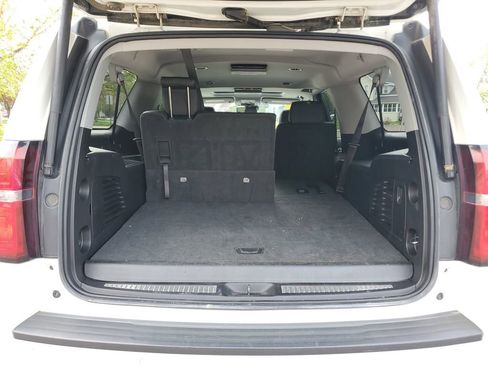 Used 2018 Chevrolet Suburban LT AWD/4WD image 7