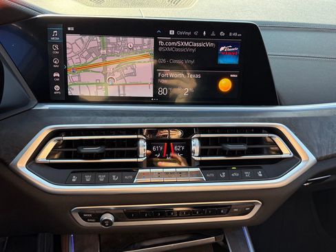 Used 2022 BMW X5 xDrive45e w/ M Sport Package AWD/4WD image 17