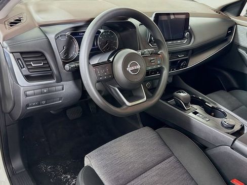 Used 2023 Nissan Rogue SV image 11