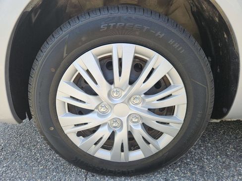 Used 2017 Nissan Versa SV FWD image 23