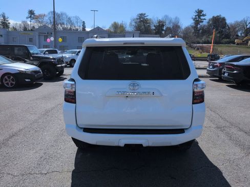 Used 2022 Toyota 4Runner SR5 Premium image 7