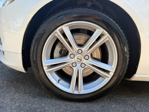 Used 2018 Volvo S90 T5 Momentum w/ Momentum Plus Package FWD image 39