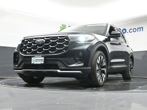 Used 2025 Ford Explorer Platinum w/ LUX Leather Package image 6