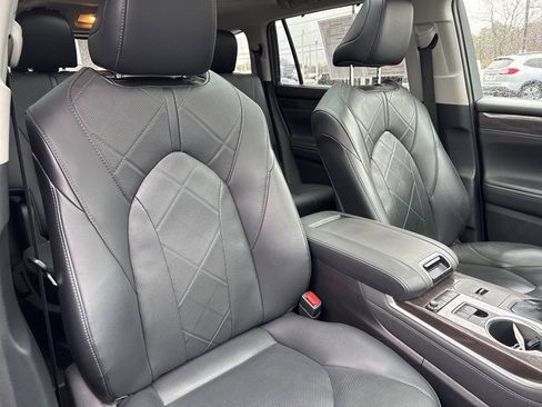 Certified 2021 Toyota Highlander Platinum image 35