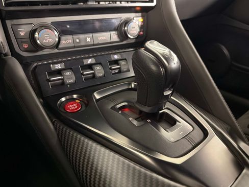 Used 2021 Nissan GT-R Premium AWD/4WD image 40