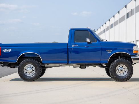 Used 1997 Ford F250 4x4 Regular Cab Heavy Duty image 11