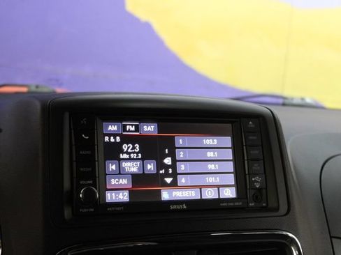 Used 2019 Dodge Grand Caravan SXT FWD image 23