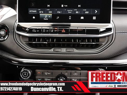 New 2026 Jeep Compass Latitude image 21