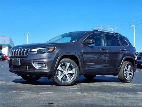 Used 2020 Jeep Cherokee Limited w/ Luxury Group image 2