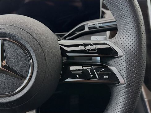 Certified 2025 Mercedes-Benz GLC 300 image 12