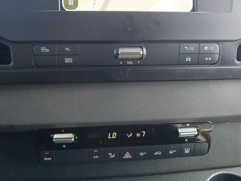 Used 2023 Mercedes-Benz Sprinter 2500 image 21