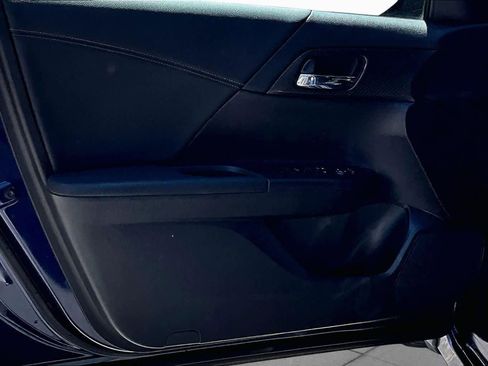 Used 2017 Honda Accord Sport image 21