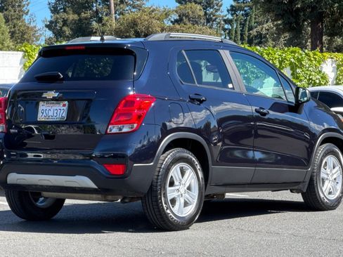 Used 2021 Chevrolet Trax LT w/ Driver Confidence Package FWD image 5