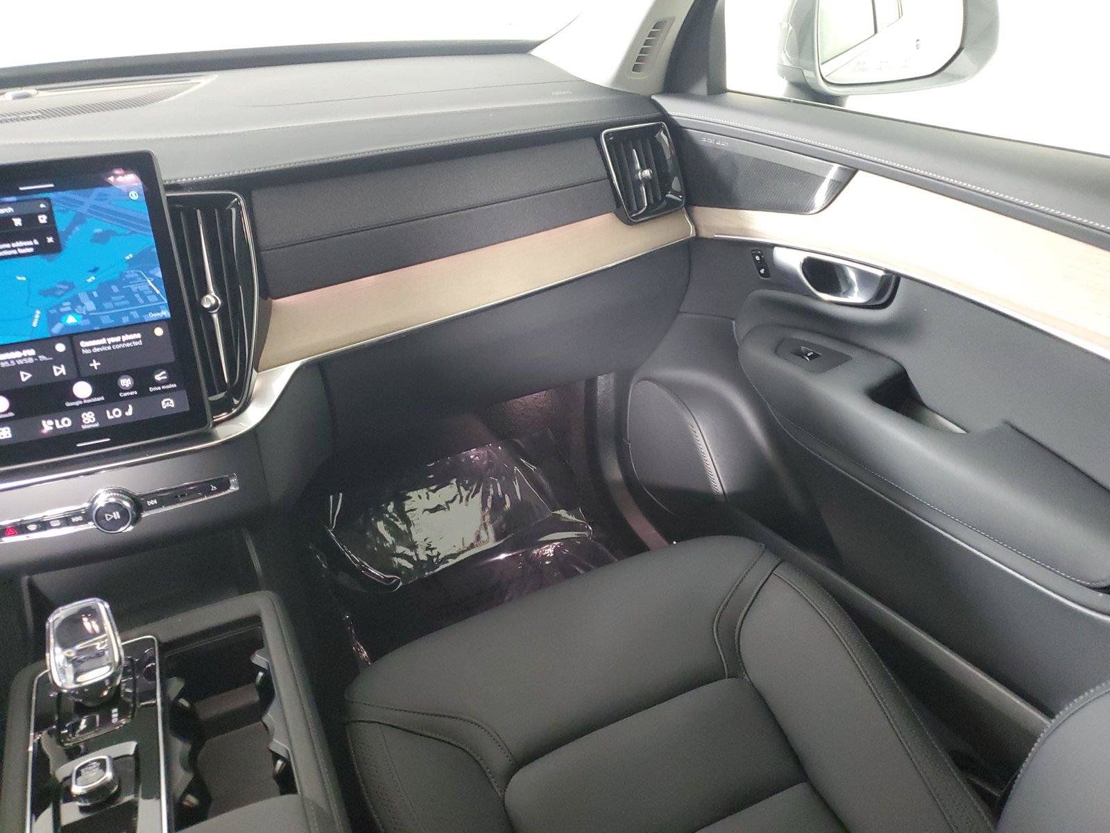 Certified 2026 Volvo XC90 B6 Plus AWD/4WD image 17