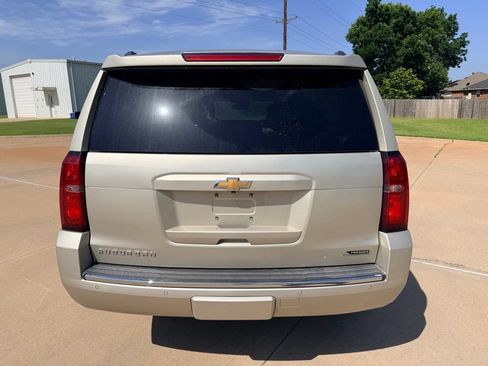 Used 2017 Chevrolet Suburban Premier AWD/4WD image 4
