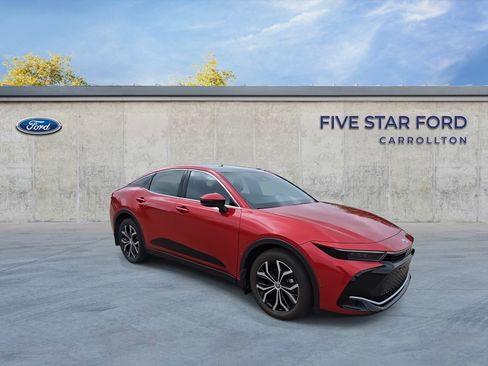 Used 2024 Toyota Crown image 2