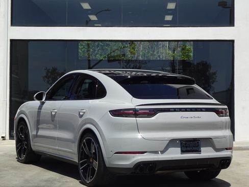 Used 2023 Porsche Cayenne Turbo w/ Premium Package Plus (PI3) AWD/4WD image 4