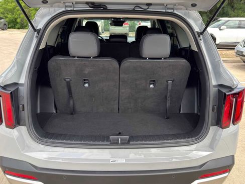 Certified 2024 Kia Sorento S w/ Panoramic Sunroof Package AWD/4WD image 8