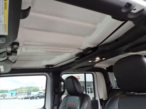 Used 2021 Jeep Gladiator Rubicon image 11