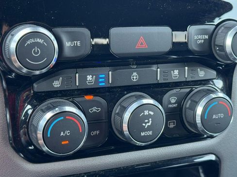 Used 2024 RAM 1500 Laramie AWD/4WD image 23