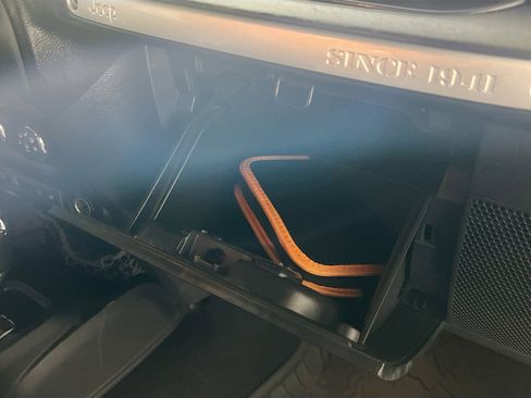 Used 2016 Jeep Wrangler Unlimited Rubicon AWD/4WD image 33