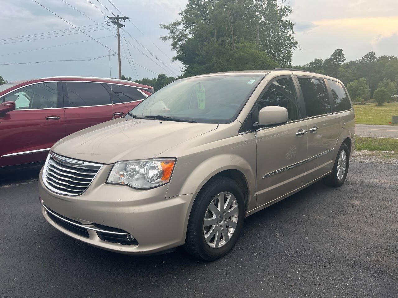 Used 2016 Chrysler Town & Country Touring w/ Driver Convenience Group FWD image 6