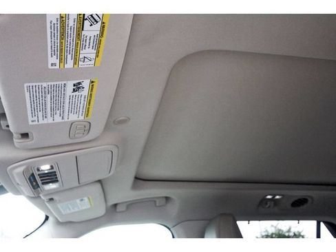 Used 2020 Ford Explorer Limited RWD image 28