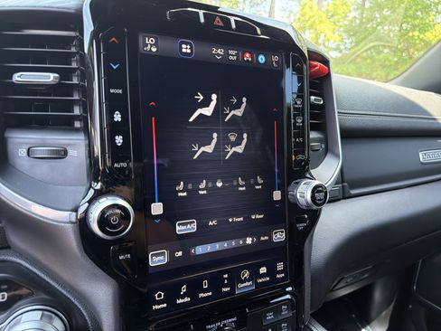 Used 2023 RAM 1500 Laramie AWD/4WD image 42