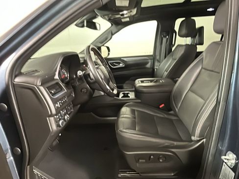 Used 2021 Chevrolet Suburban RST w/ Luxury Package AWD/4WD image 14