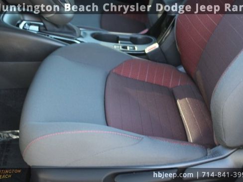 Used 2025 Toyota Corolla SE image 29