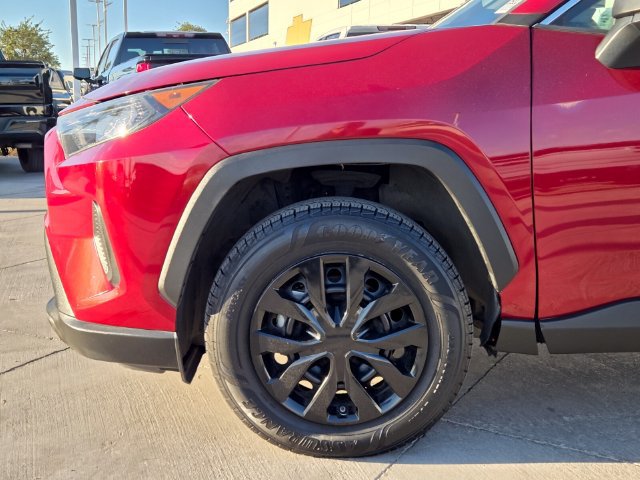 Used 2019 Toyota RAV4 LE w/ Carpet Mat Package FWD image 9