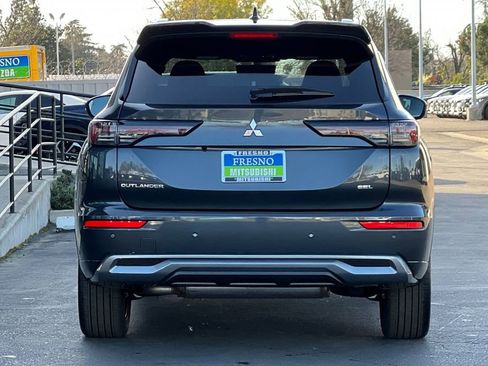 New 2026 Mitsubishi Outlander SEL image 6