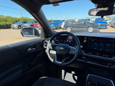 Used 2025 Chevrolet Equinox LT image 33