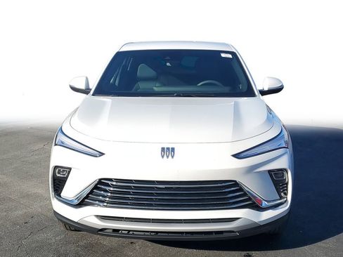 Used 2025 Buick Envista Preferred image 2